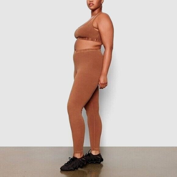 SKIMS Outdoor Leggings Camel Womens Medium and bralette size L - Picture 2 of 7